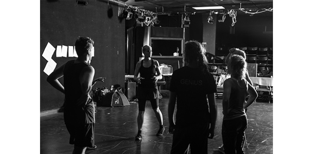 《肢體語言-探索當代舞蹈》 戲劇創作與實踐